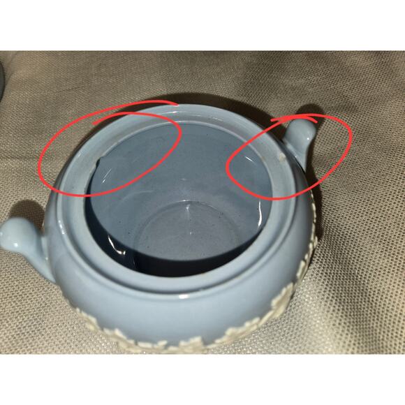 3 Pieces Wedgewood Queensware White on Blue 2 Serving and 1 Lidded Sugar Bowl - Picture 5 of 11